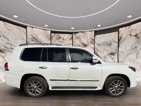 Used 2014 Lexus LX 570 4WD image 4