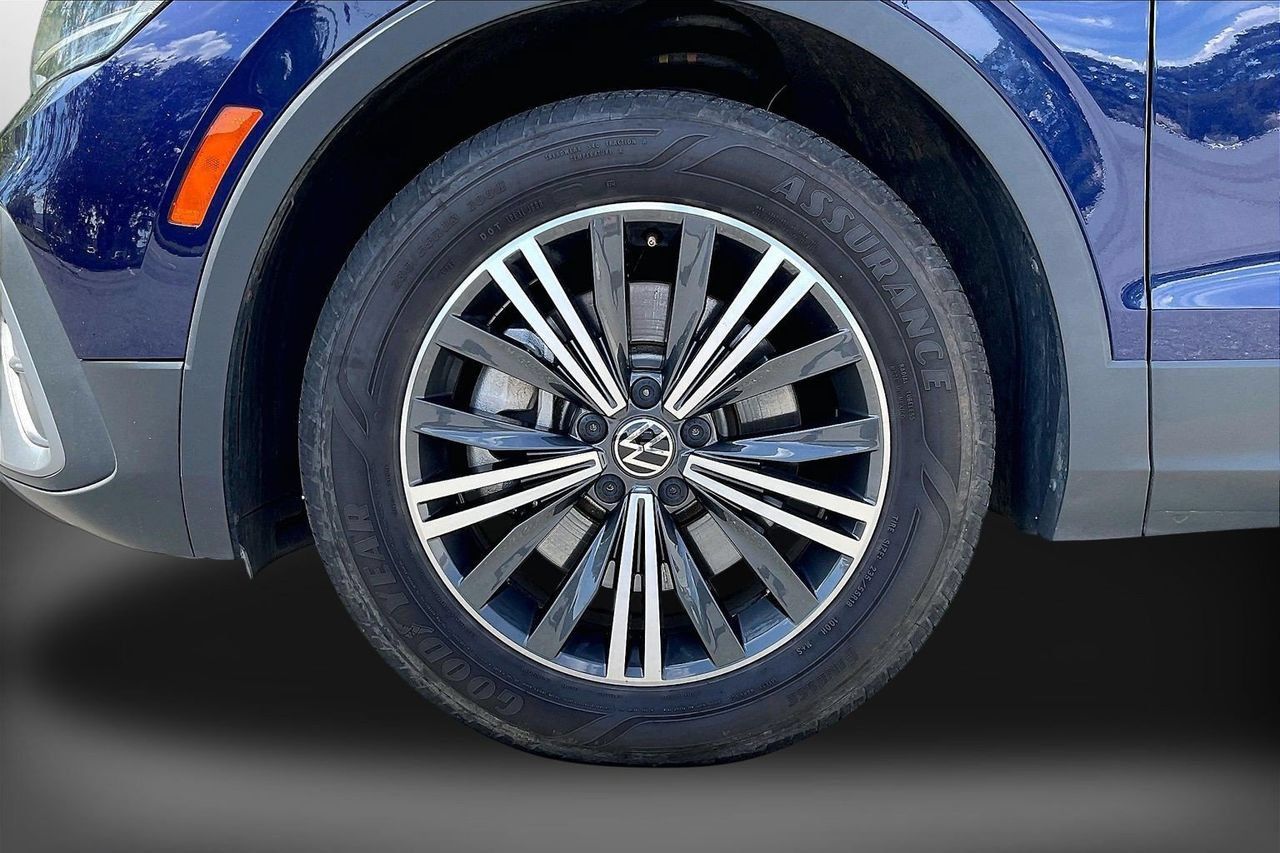 Used 2024 Volkswagen Tiguan Wolfsburg Edition FWD image 33