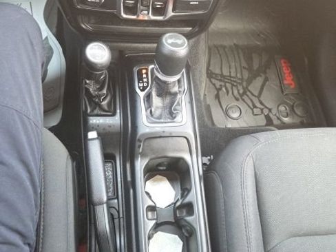 Used 2021 Jeep Wrangler Unlimited Sport AWD/4WD image 24