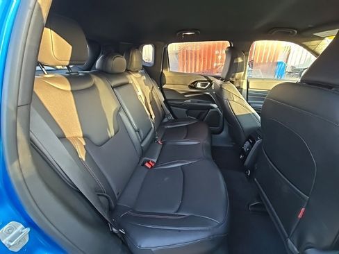 Used 2024 Jeep Compass Trailhawk image 20