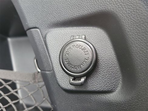 Used 2025 Subaru Outback Touring XT image 8