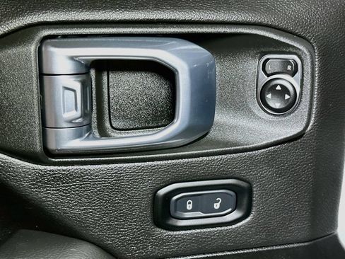 Used 2023 Jeep Gladiator Mojave w/ LED Lighting Group AWD/4WD image 15