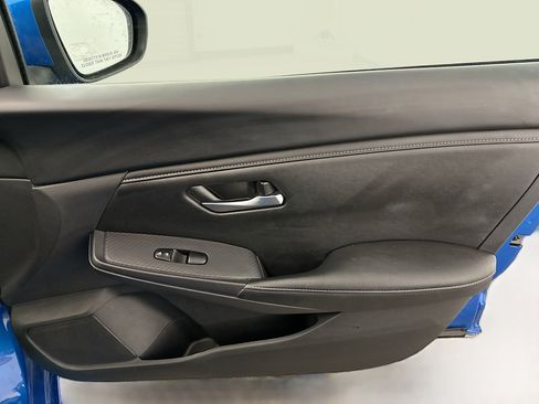 Used 2024 Nissan Sentra SV image 32