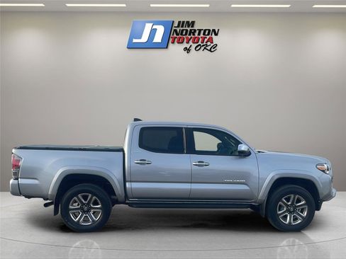 Used 2019 Toyota Tacoma Limited image 4