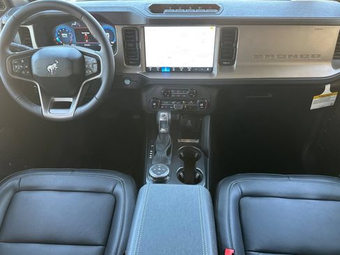 New 2026 Ford Bronco Outer Banks w/ Sasquatch Package AWD/4WD image 13