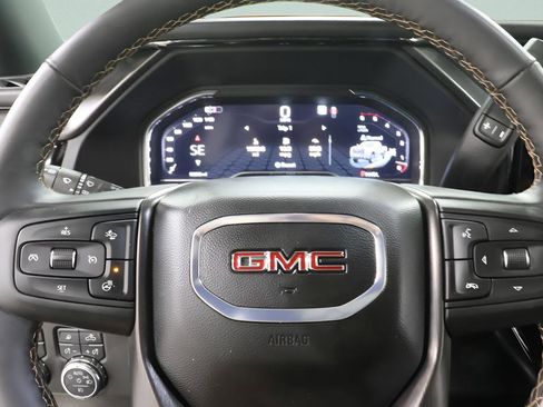 Used 2025 GMC Sierra 2500 AT4 w/ AT4 Premium Plus Package AWD/4WD image 13