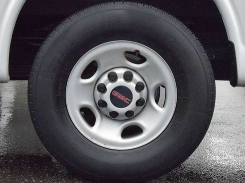 Used 2019 GMC Savana 2500 image 38