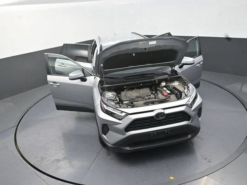 Used 2025 Toyota RAV4 XLE AWD/4WD image 40