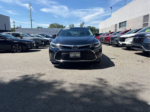 Used 2016 Toyota Avalon XLE Premium FWD image 2