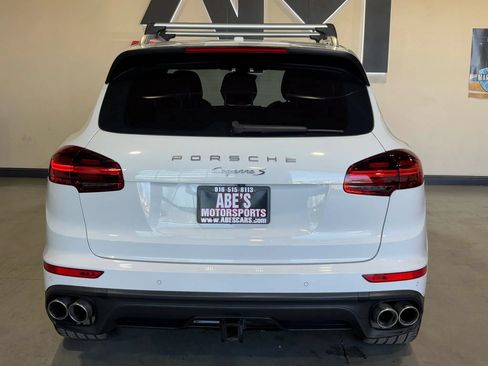 Used 2017 Porsche Cayenne S AWD/4WD image 5