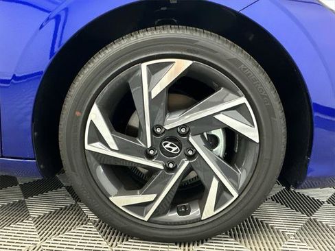 New 2025 Hyundai Elantra SEL image 14