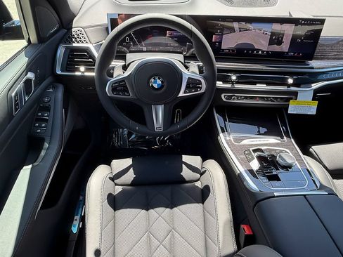 New 2026 BMW X5 xDrive40i w/ M Sport Package AWD/4WD image 17