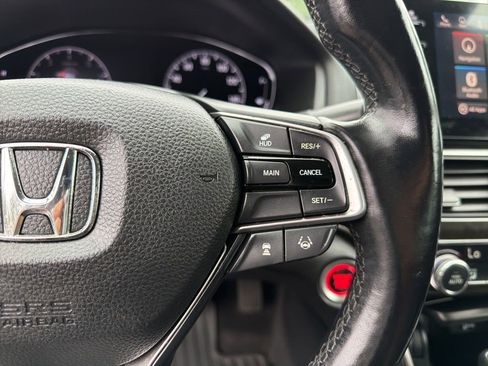 Used 2018 Honda Accord Touring image 19