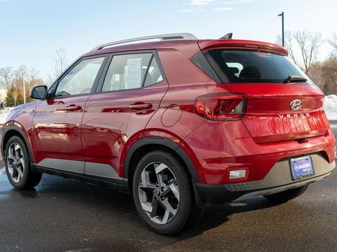 Used 2022 Hyundai Venue SEL image 8
