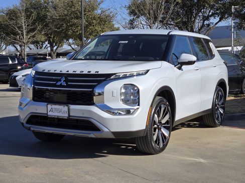 New 2026 Mitsubishi Outlander SE FWD image 2