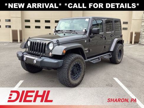 Used 2018 Jeep Wrangler Unlimited Sahara AWD/4WD image 3