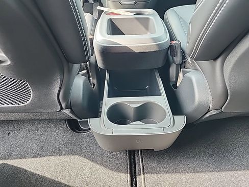 New 2026 Chrysler Pacifica Select FWD image 23