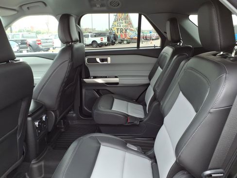 Used 2023 Ford Explorer XLT w/ Equipment Group 202A image 14