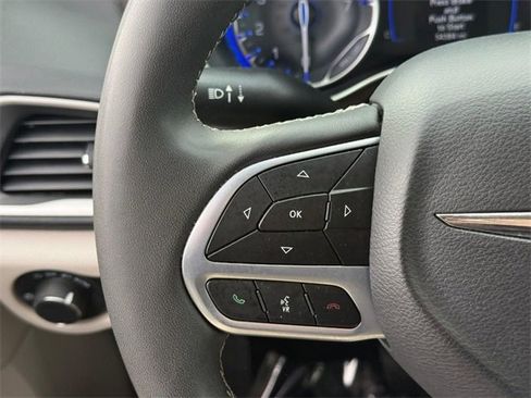 Used 2023 Chrysler Voyager LX image 20