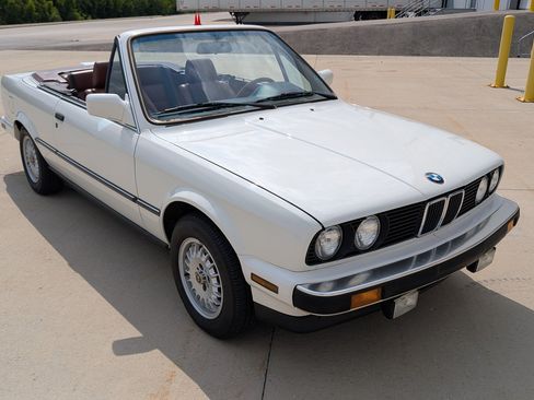 Used 1987 BMW 325i Convertible RWD image 20