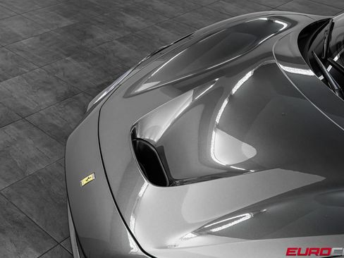 Used 2021 Ferrari F8 Tributo RWD image 9