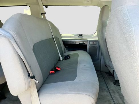 Used 2014 Ford E-350 and Econoline 350 XLT RWD image 24
