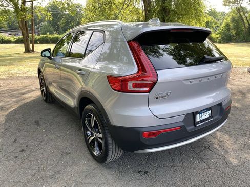 Used 2023 Volvo XC40 B5 Core w/ Climate Package AWD/4WD image 6