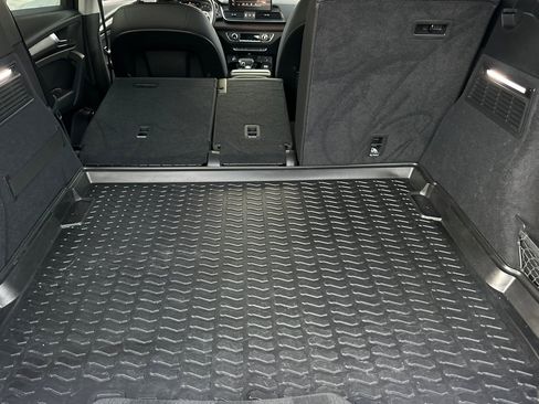 Used 2023 Audi Q5 2.0T Premium w/ Convenience Package image 14