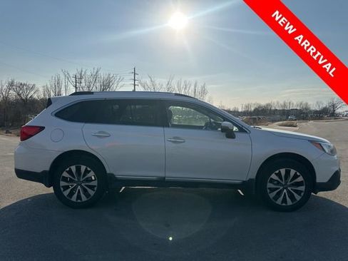 Used 2017 Subaru Outback 3.6R Touring w/ Popular Package #5A image 2