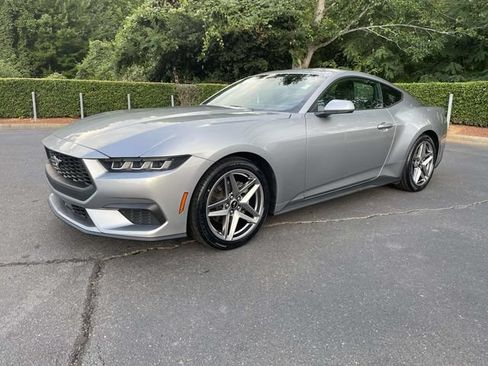 Certified 2024 Ford Mustang Coupe RWD image 3