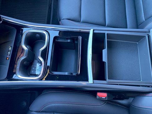 New 2026 Chevrolet Traverse RS w/ LPO, Floor Liner Package FWD image 30