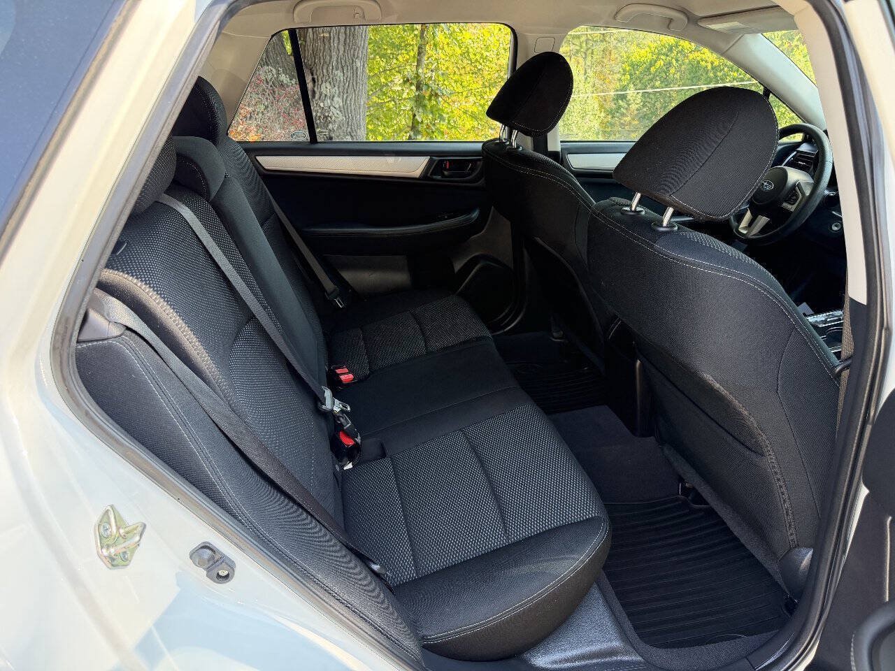 Used 2017 Subaru Outback 2.5i AWD/4WD image 23