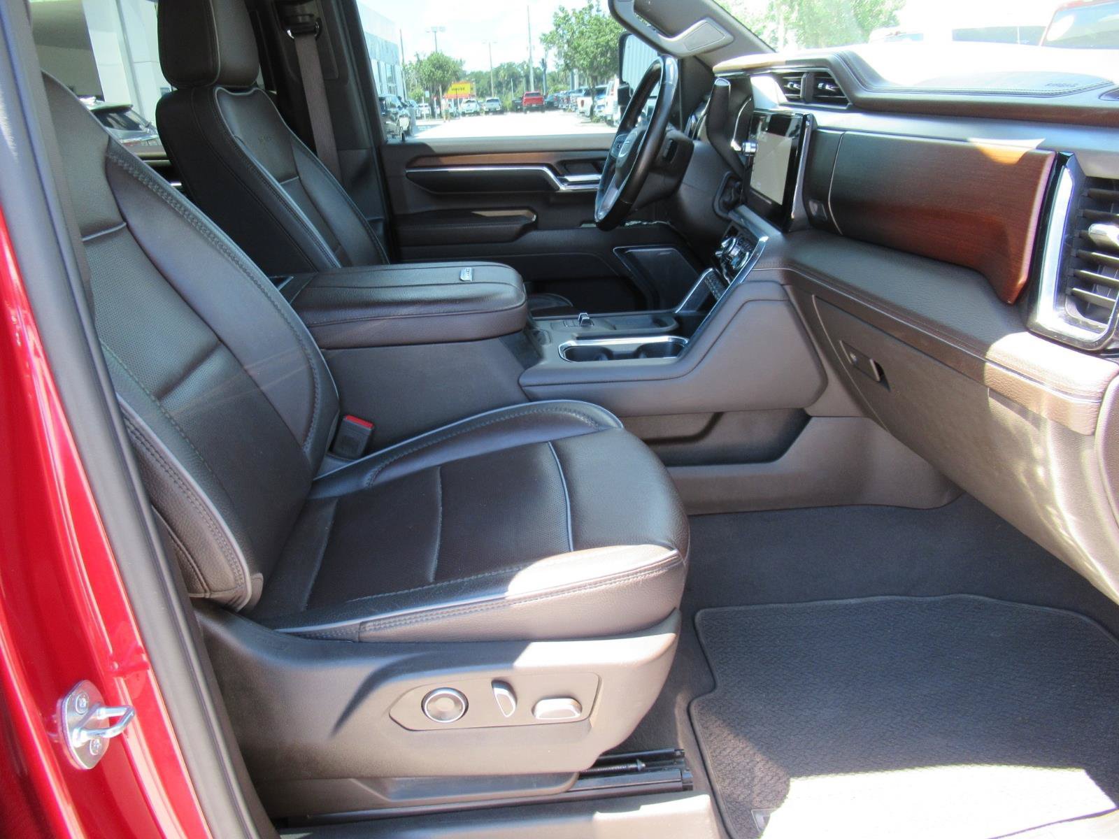 Used 2024 GMC Sierra 2500 Denali w/ Denali Reserve Package AWD/4WD image 10