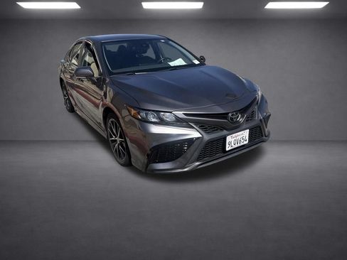 Used 2024 Toyota Camry SE FWD image 10