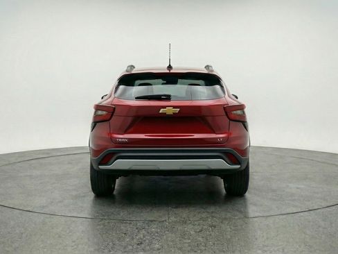 Used 2025 Chevrolet Trax LT w/ LT Convenience Package FWD image 7