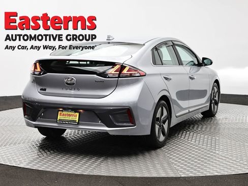Used 2022 Hyundai Ioniq SEL FWD image 5