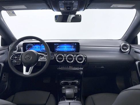 Used 2022 Mercedes-Benz CLA 250 4MATIC image 3