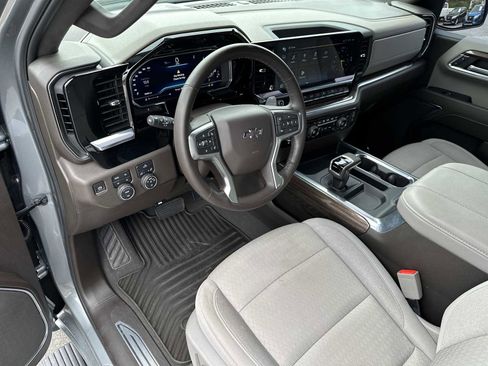 Used 2024 Chevrolet Silverado 1500 RST w/ Z71 Off-Road Package image 8