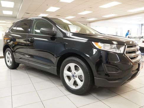 Used 2018 Ford Edge SE image 3