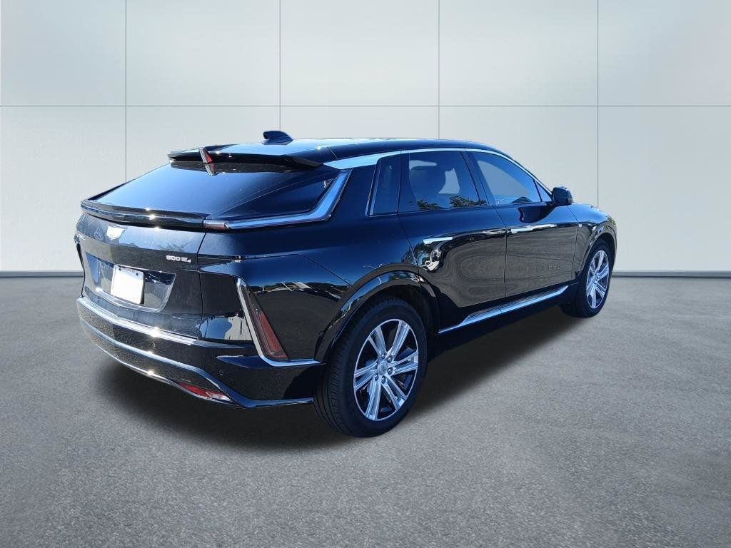 Certified 2024 Cadillac Lyriq Tech w/ Driver Assist Package AWD/4WD image 7