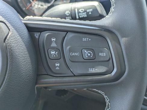 Used 2025 Jeep Gladiator Sport AWD/4WD image 24