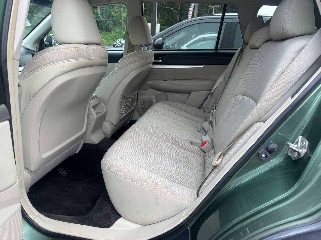 Used 2012 Subaru Outback 2.5i Premium w/ All-Weather Pkg AWD/4WD image 10