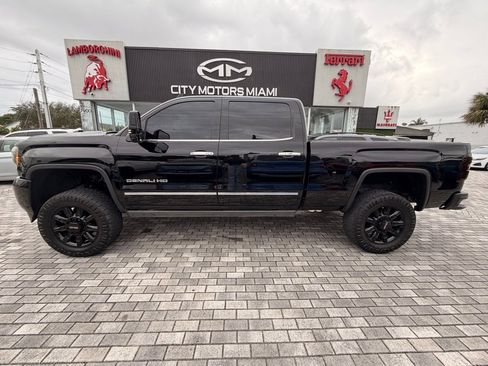 Used 2015 GMC Sierra 2500 Denali w/ Duramax Plus Package image 4