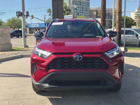 Used 2024 Toyota RAV4 LE AWD/4WD image 10