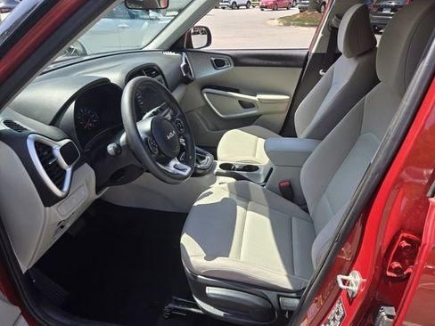 Used 2022 Kia Soul LX FWD image 10