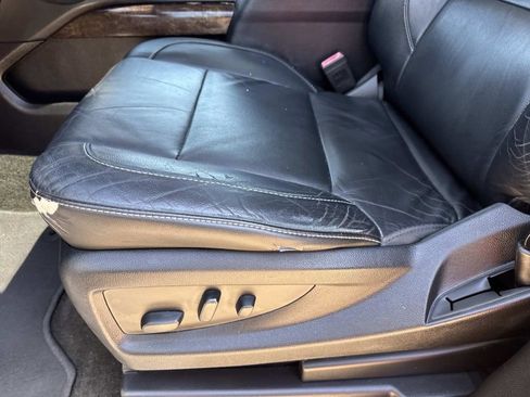 Used 2018 Chevrolet Suburban LT w/ LT Signature Package image 19