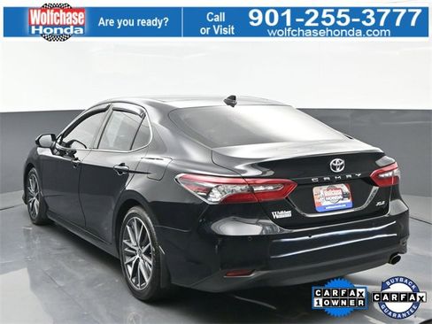 Used 2023 Toyota Camry XLE image 4