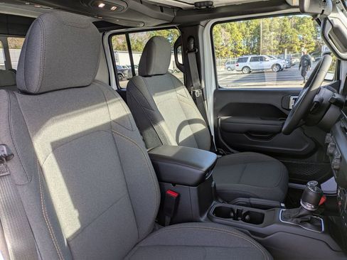 New 2026 Jeep Gladiator Sport AWD/4WD image 28