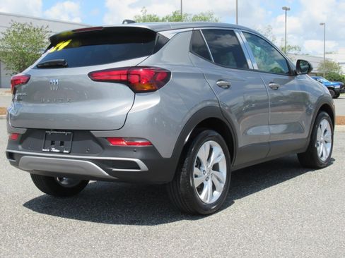 Used 2024 Buick Encore GX Preferred w/ Advanced Technology Package FWD image 7
