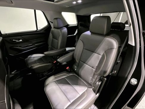 Used 2021 Chevrolet Traverse RS image 23